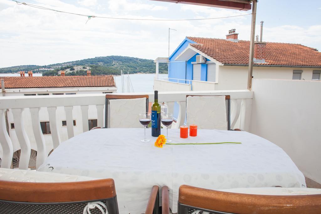 Hana Home - Apartments Tisno Kültér fotó