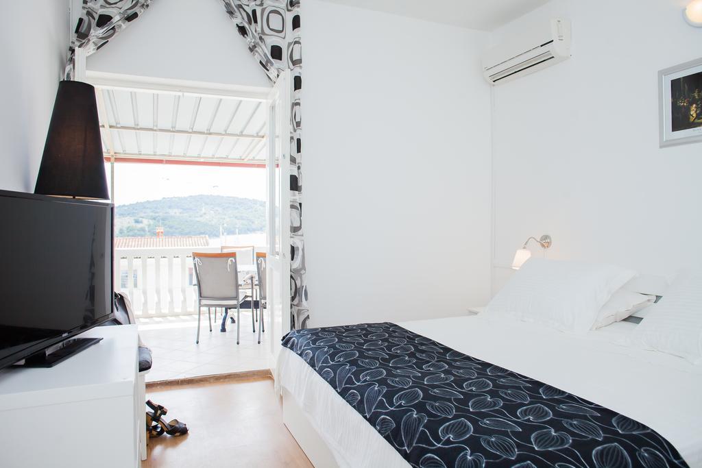 Hana Home - Apartments Tisno Kültér fotó